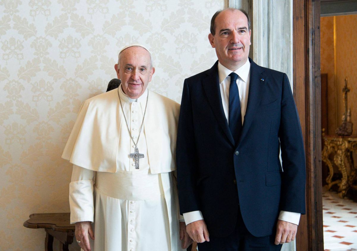 Castex rencontre le pape, en pleine tempête pour l'Eglise de France