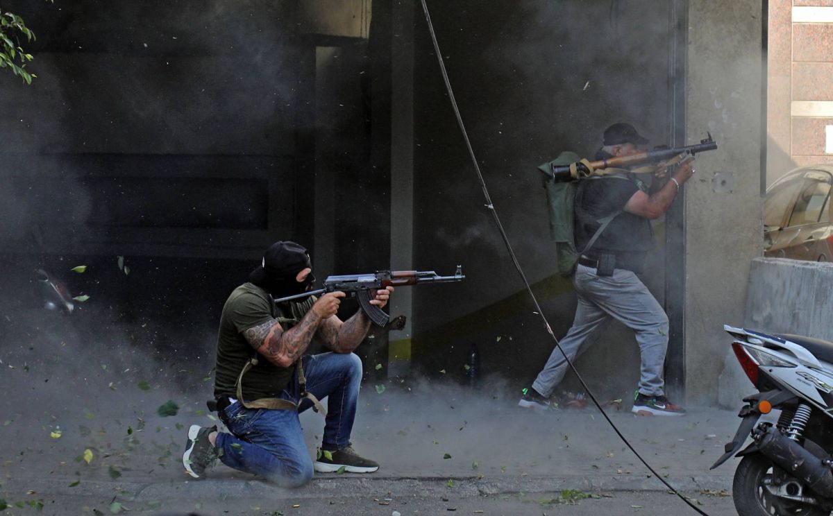 At least six dead, 30 injured after gunfire erupts as Hezbollah and Amal stage protest against Bitar