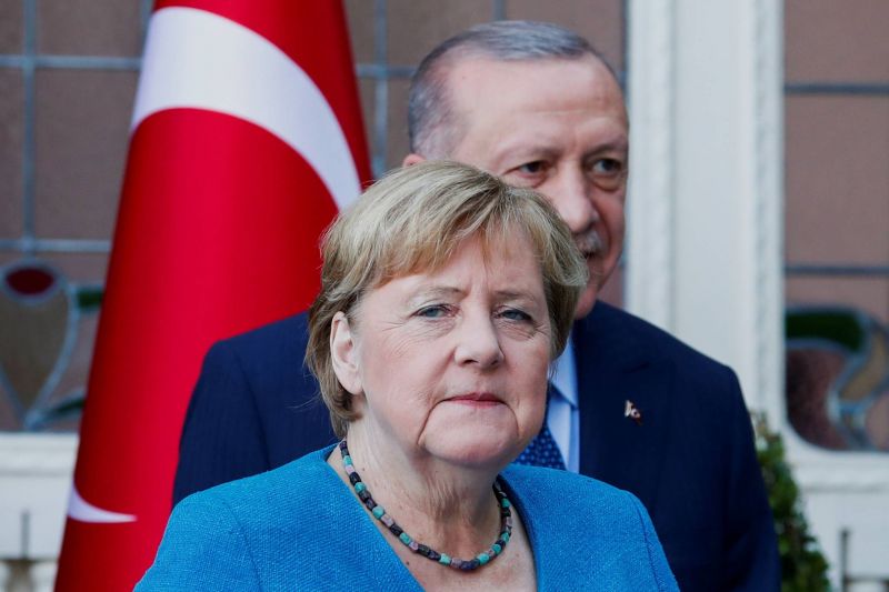 Sur le Bosphore, Merkel remercie Erdogan sans omettre ses critiques