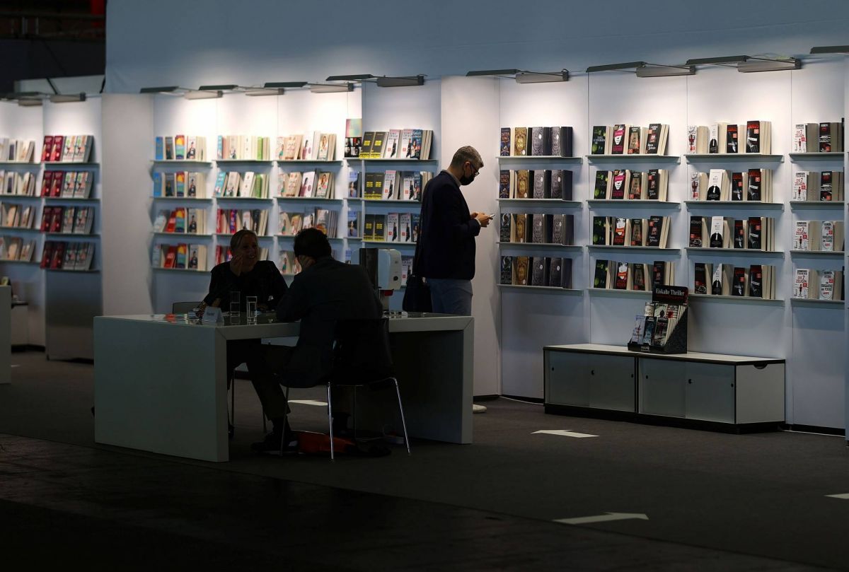 La première vague de romans sur la pandémie va déferler en librairie