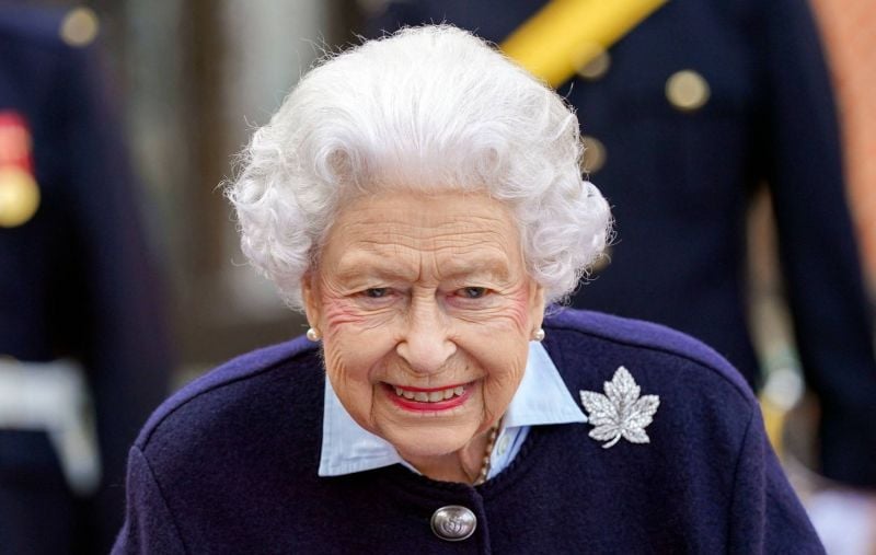 La reine Elizabeth II au repos pour encore au moins deux semaines, annonce le palais de Buckingham