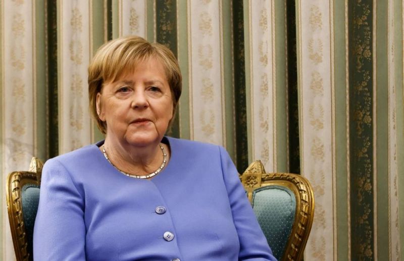 Merkel en visite d'adieu en France mercredi