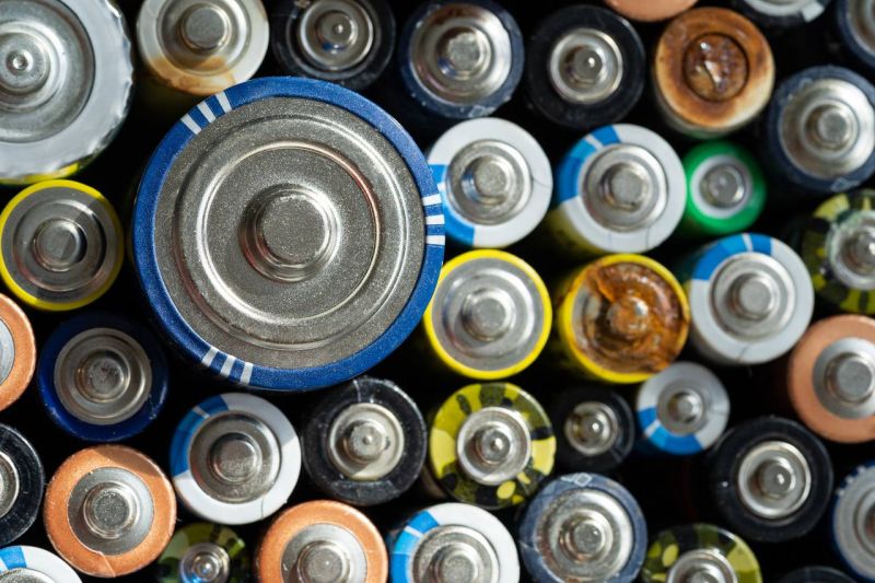 Les batteries au lithium : boules incendiaires des centres de recyclage