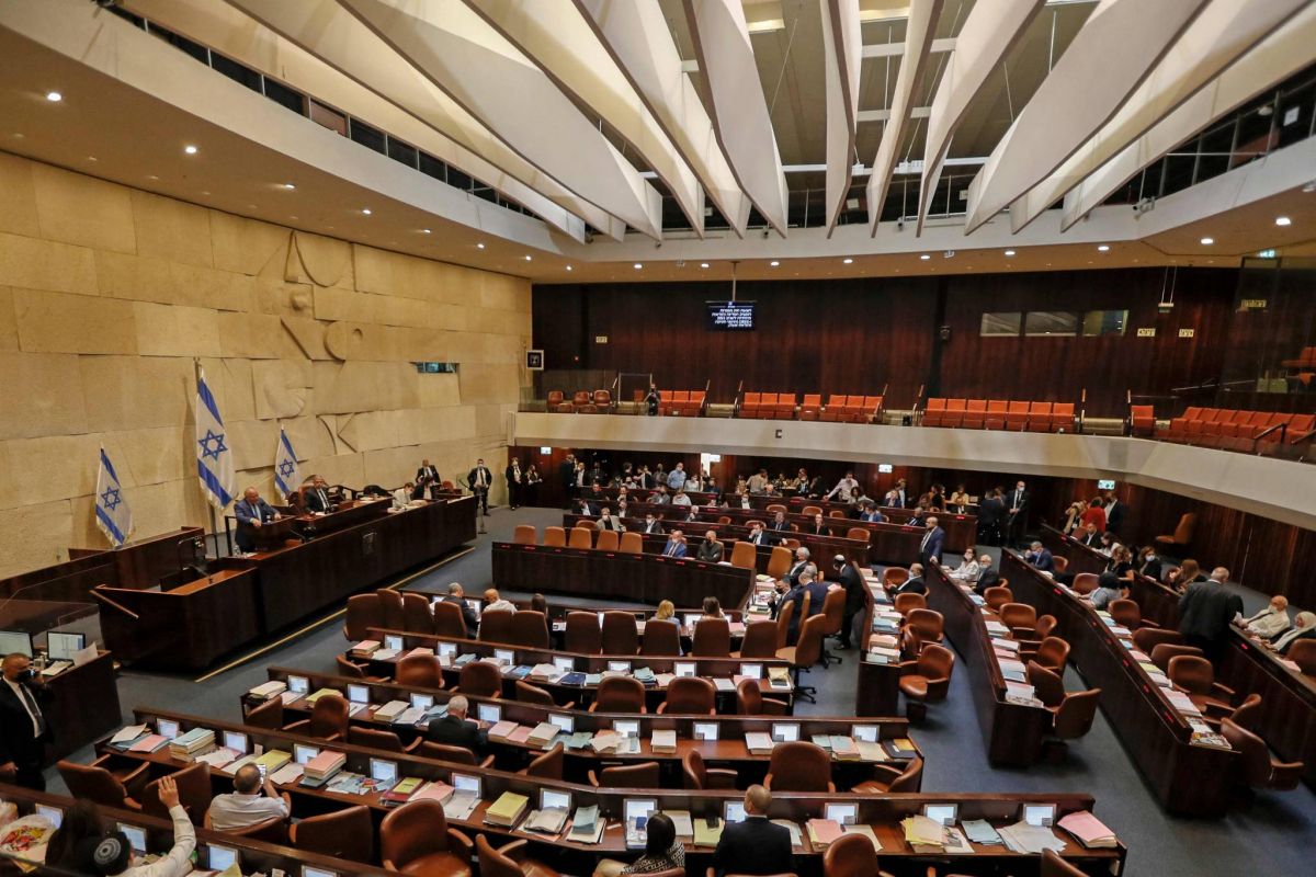 Le Parlement adopte le budget 2021 avant un vote-clé sur 2022