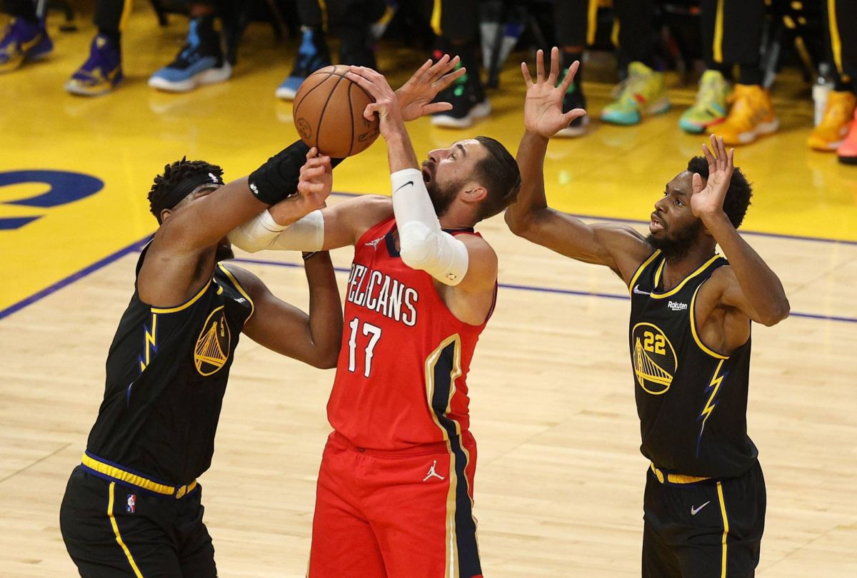 Les Sixers maîtrisent, Golden State en feu