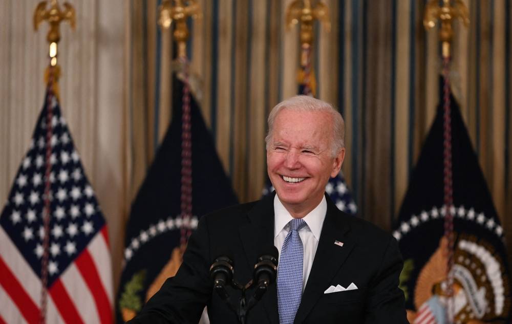 Le pari de Biden, qui veut réveiller le rêve américain, prend péniblement forme