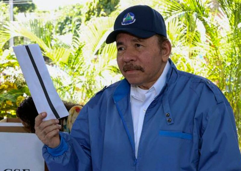 Ortega réélu avec 75% des voix selon des résultats partiels