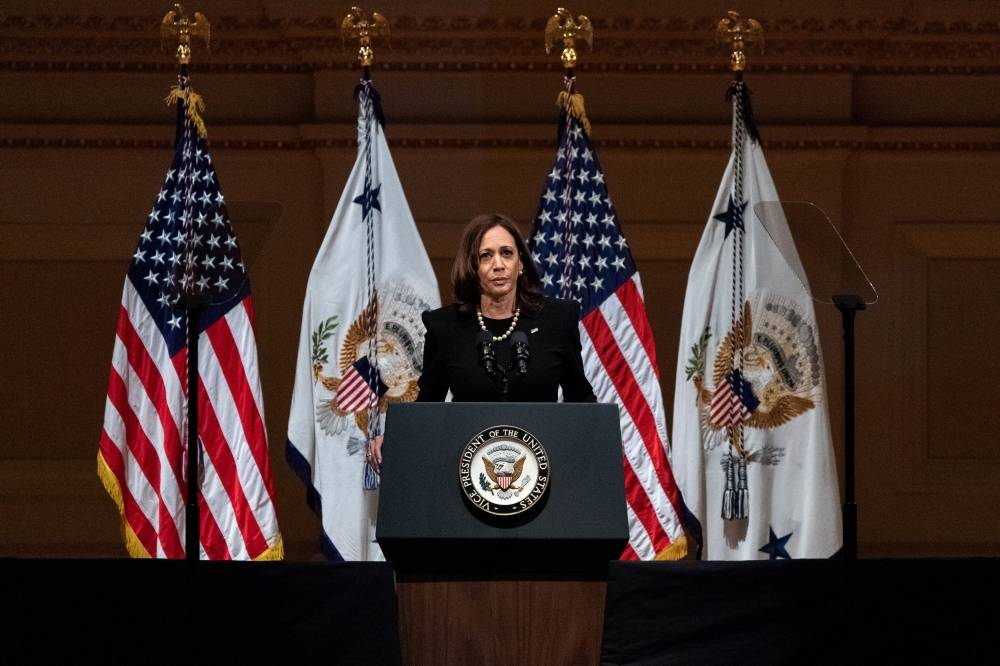 Covid, Libye et réconciliation au menu du voyage de Kamala Harris à Paris