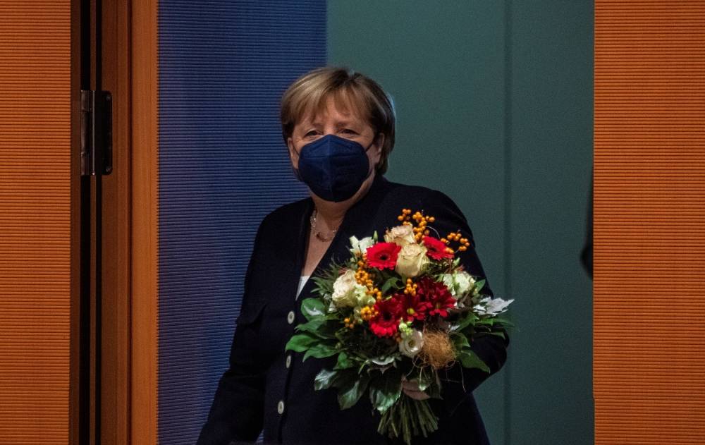 Merkel fait ses adieux à la France après 16 ans au pouvoir