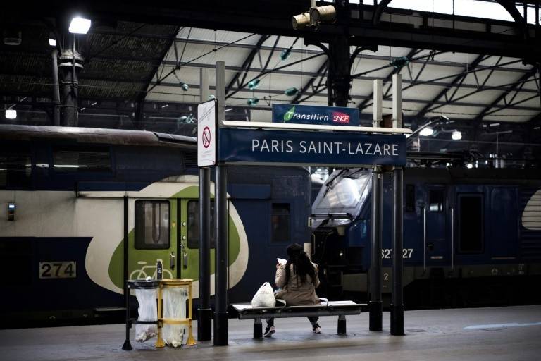 Des agents de la Sûreté ferroviaire tirent sur un homme armé d'un couteau à Paris