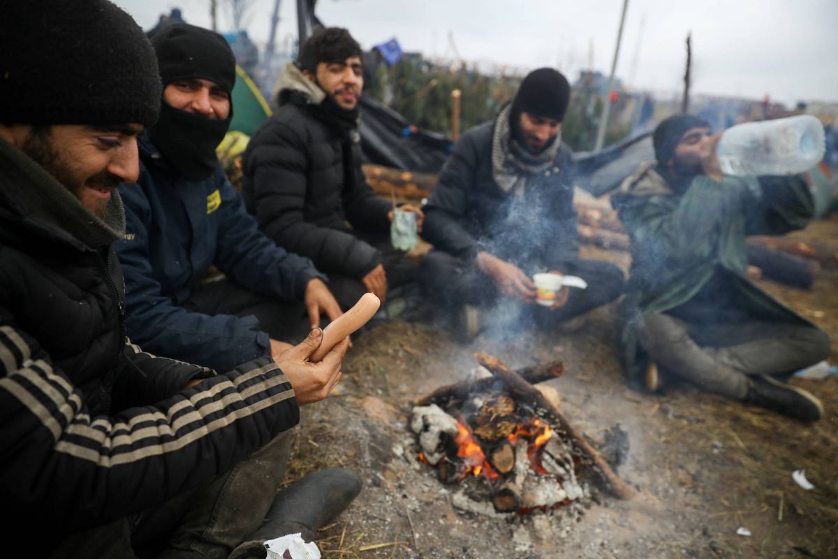Une centaine de migrants arrêtés par les autorités polonaises