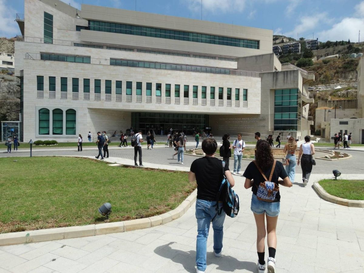 Two students coming from abroad: two sides of the crisis coin Two students coming from abroad: two sides of the crisis coin