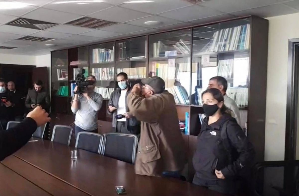 Des militants entrent de force au siège du ministère des Affaires sociales