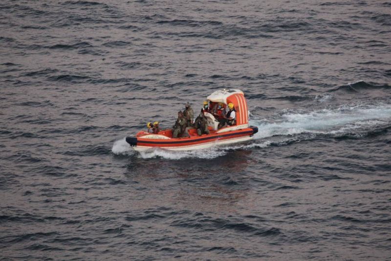 Deux pêcheurs iraniens à la dérive secourus par l'US Navy