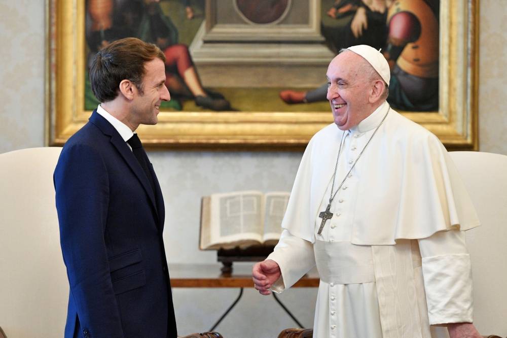 Macron de nouveau chez le Pape, un geste vers les catholiques