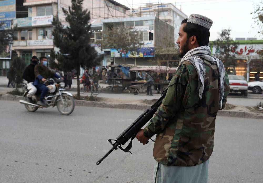 Les talibans recommencent à payer les fonctionnaires