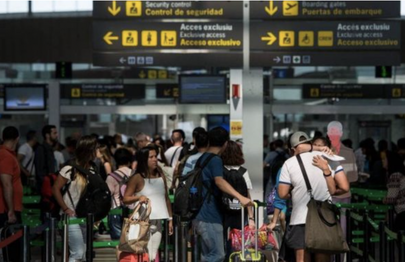 Les Palestiniens ayant demandé l'asile à l'aéroport de Barcelone autorisés à sortir