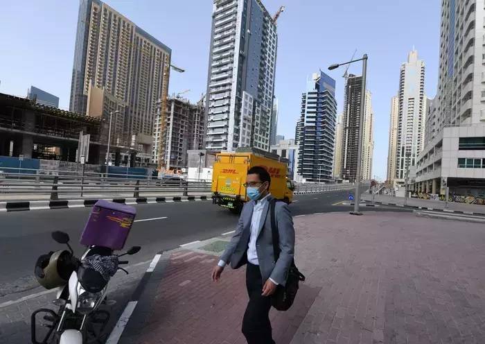 Premiers cas du variant Omicron en Arabie saoudite et aux Emirats