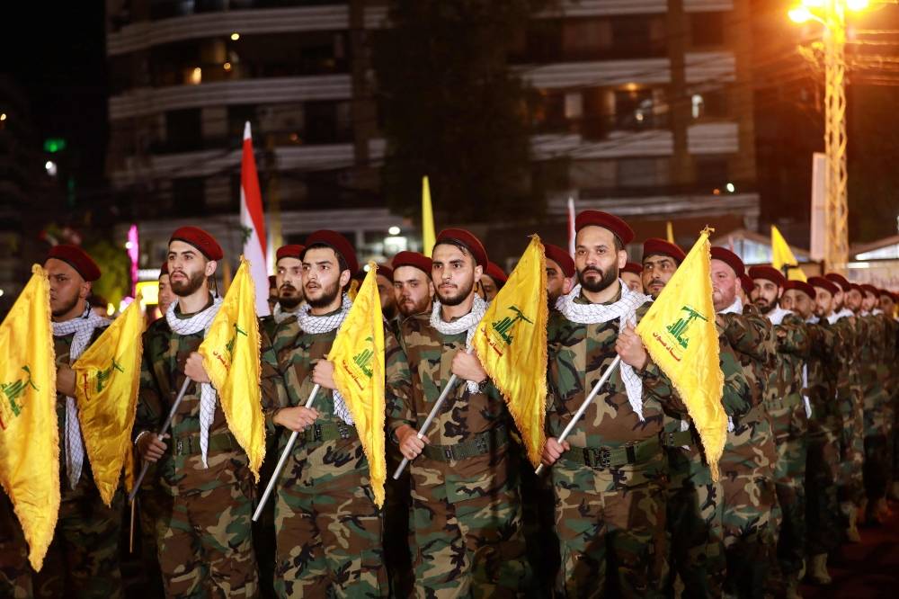 Le Koweït maintient en détention provisoire douze personnes accusées de financer le Hezbollah