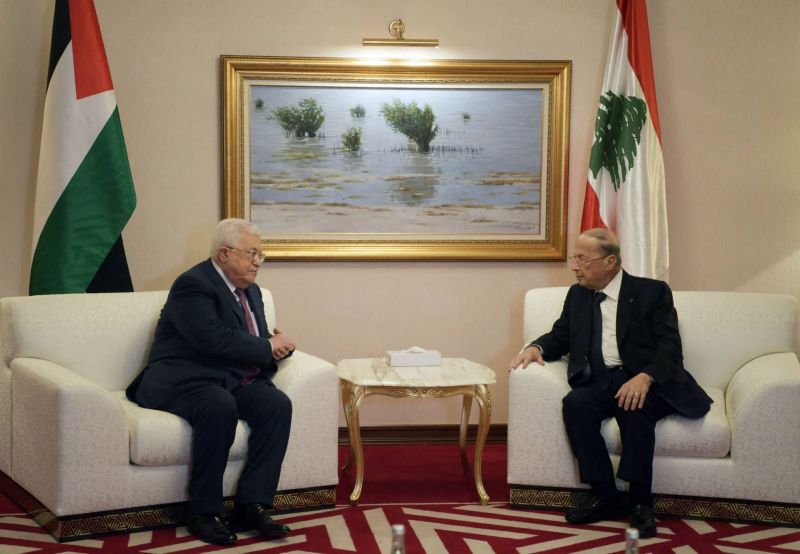 Entretien entre Michel Aoun et Mahmoud Abbas à Doha