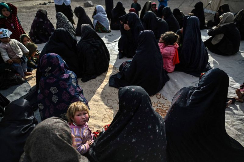 Le chef des talibans ordonne de protéger les droits des femmes