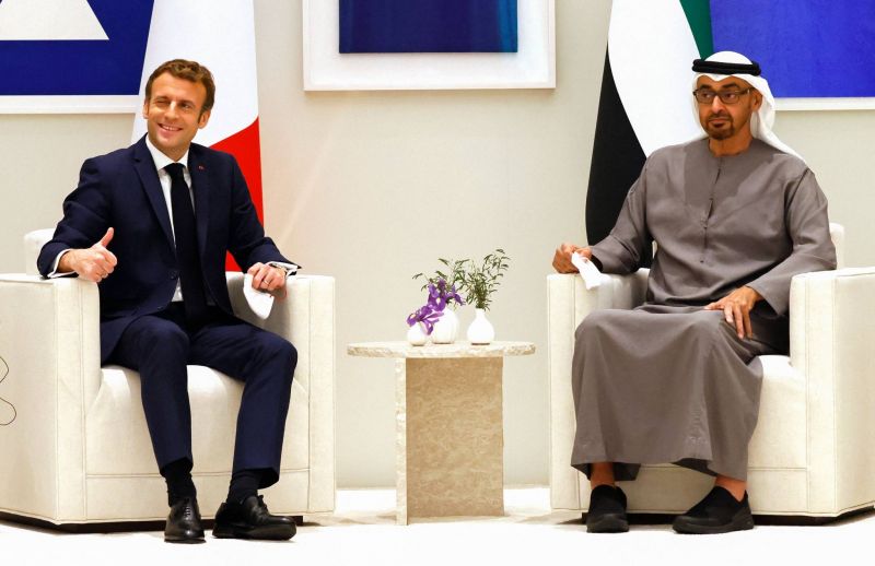 Macron prudent sur la poursuite des négociations