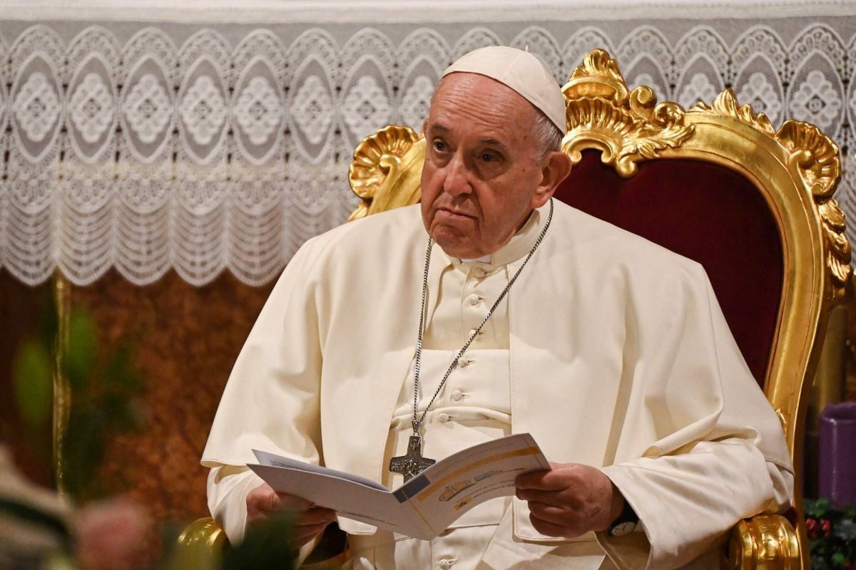 A Athènes, le pape renouvelle la demande de 