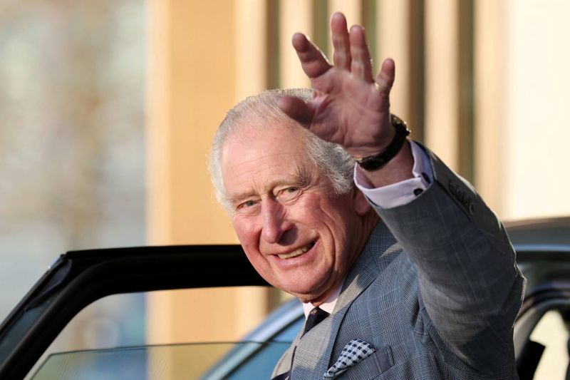 Les services du prince Charles démentent qu'il soit l'auteur d'une remarque sur la couleur de peau de son petit-fils