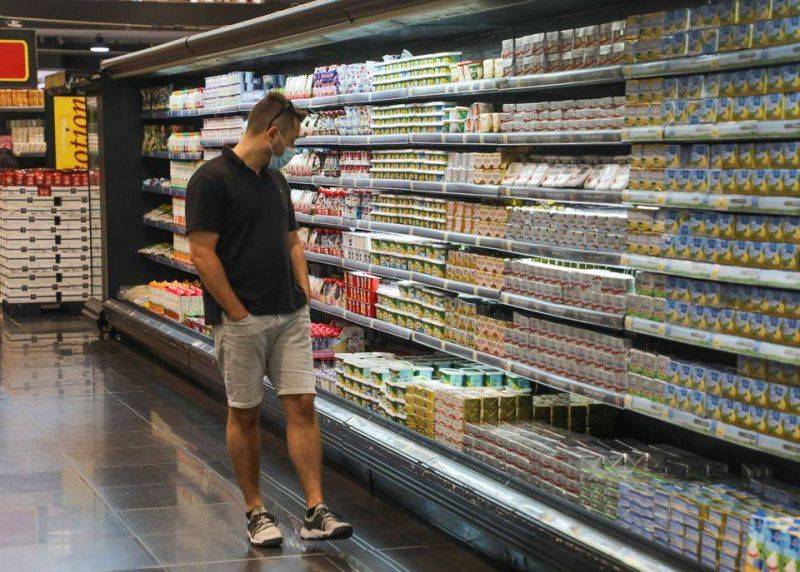 Food importers’ syndicate warns that raising customs dollar rate would 'harm food security' Food importers’ syndicate warns that raising customs dollar rate would 'harm food security'