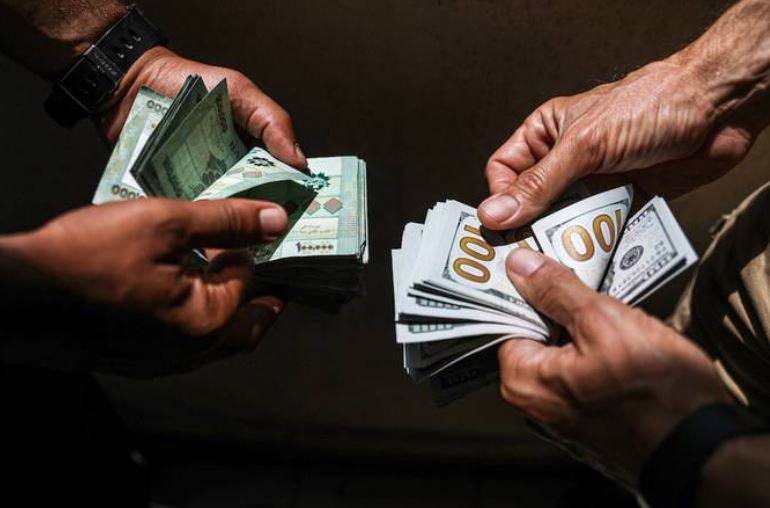 Le refus, par certains au Liban, des anciens billets de 100 dollars n'est ni légal ni légitime
