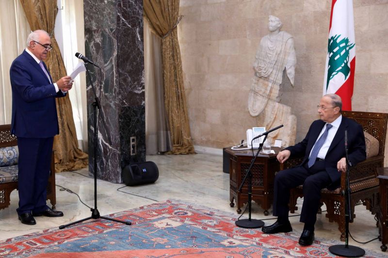 Aoun favorable à la convocation du Conseil des  ministres « même si certains vont le boycotter »