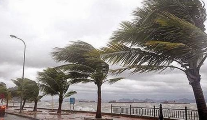 La tempête qui frappe le Liban provoque des dégâts et perturbe le trafic maritime