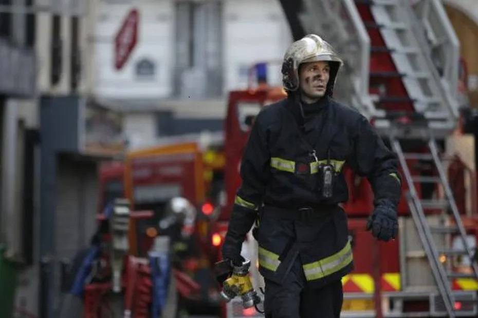 Au moins cinq morts dans le pire incendie depuis des décennies à La Réunion