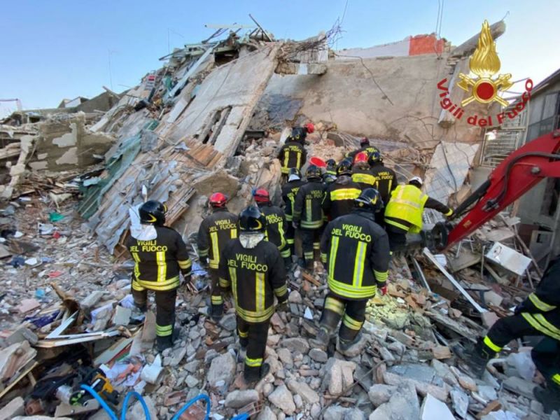 Explosion dans des immeubles en Sicile : au moins sept morts