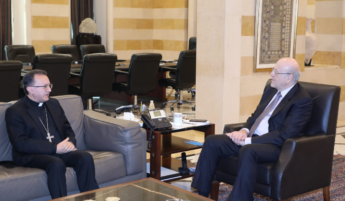 Pas de visite du pape au Liban dans un avenir proche, affirme Spiteri chez Mikati