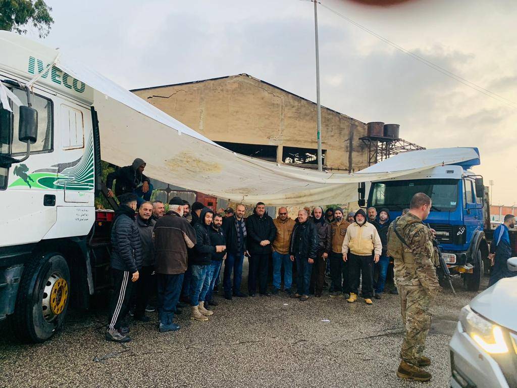 Routes coupées à travers le territoire par des chauffeurs en colère contre la crise Routes coupées à travers le territoire par des chauffeurs en colère contre la crise
