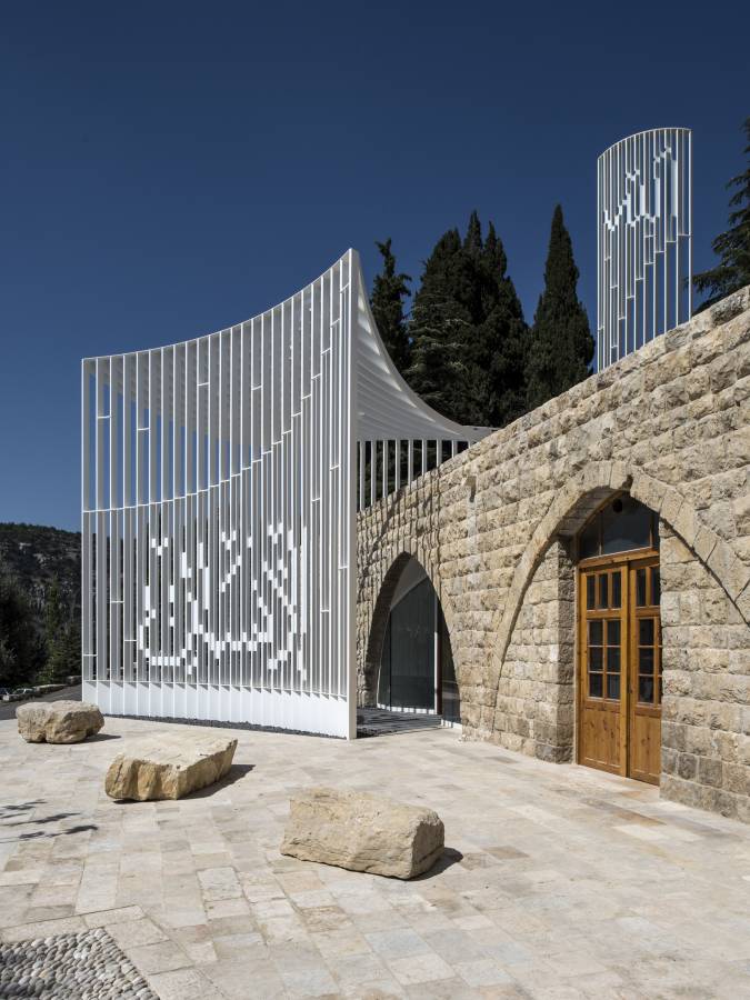 Façade extérieure de la mosquée Chakib Arslan dans le Chouf. Photo Ieva Saudargaite
