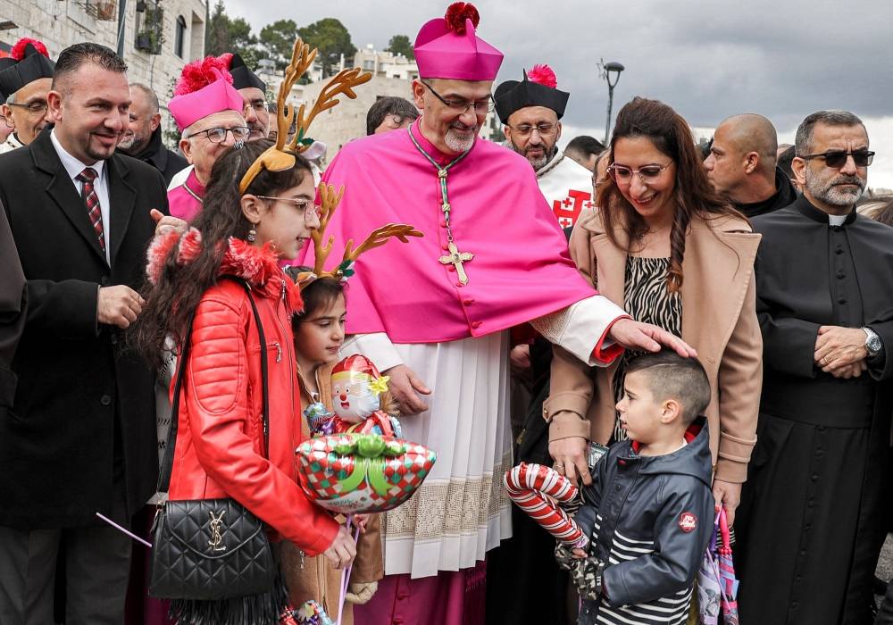 Air de fête à Bethléem malgré Omicron, l'invité surprise de Noël