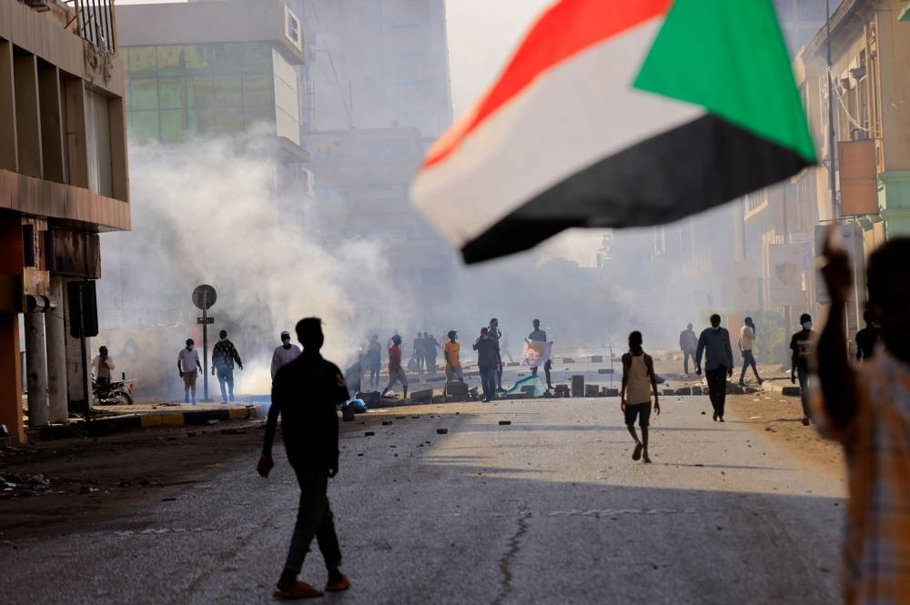 Un mort et 125 blessés lors des manifestations dimanche