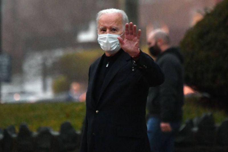 Biden appelle le président ukrainien après avoir mis en garde Poutine contre une invasion