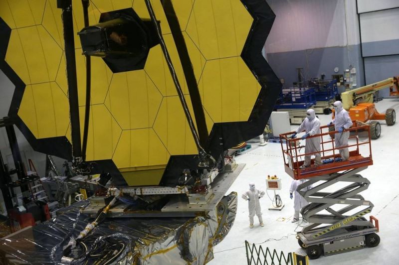 Deux semaines après son décollage, le télescope James Webb entièrement déployé