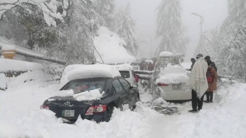 Au moins 21 personnes mortes coincées dans leurs véhicules par une tempête de neige