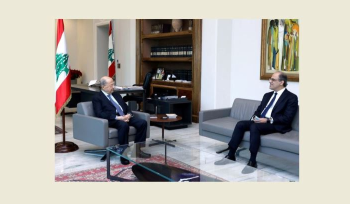 Aoun discute du plan de redressement avec Jihad Azour
