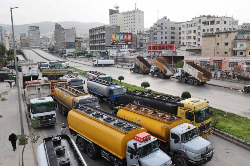 « Sauvez-nous ! » : des chauffeurs en colère bloquent de nombreuses routes du pays