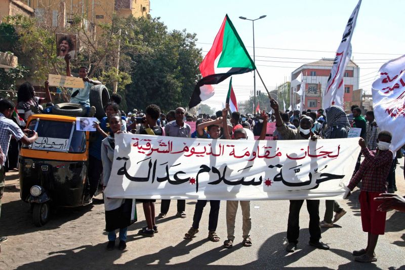 L’armée soudanaise sort les armes lourdes face aux manifestants