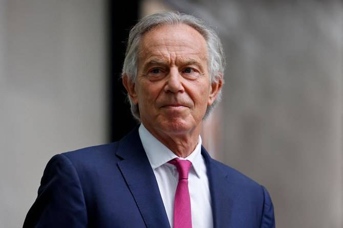 Fait chevalier par la reine, Tony Blair se défend face à ses détracteurs