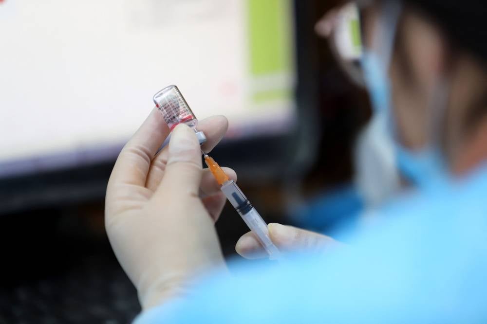 7.057 nouvelles contaminations et 13 décès en 24h