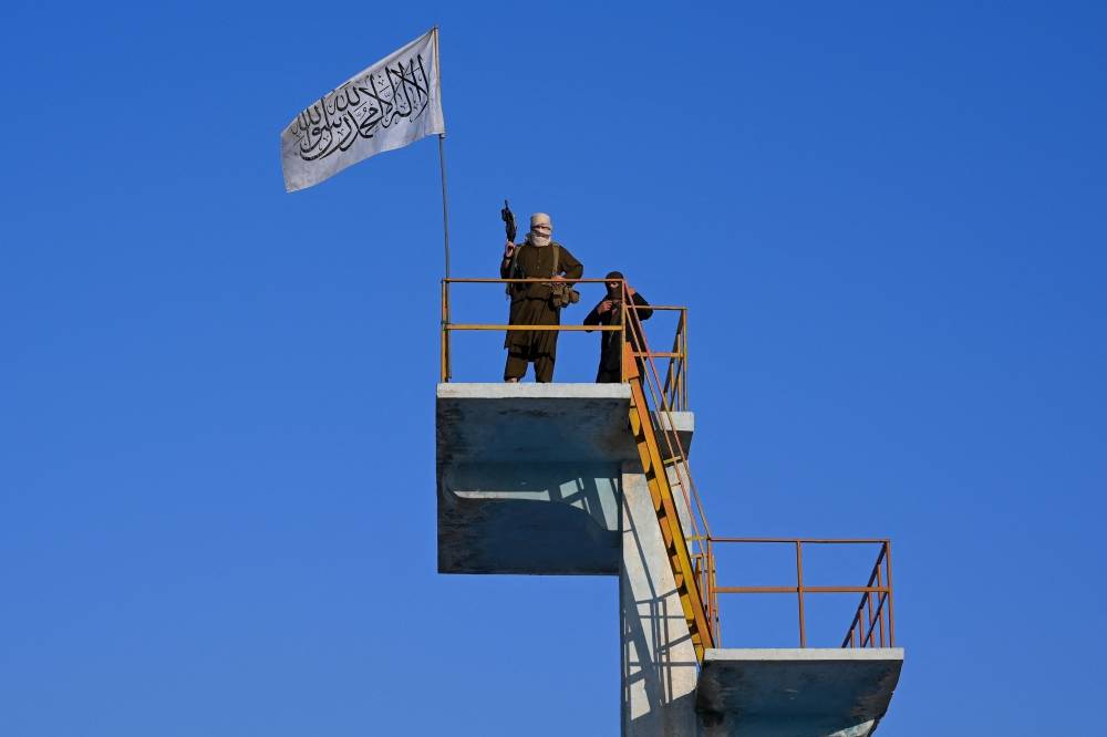 Les talibans excluent 3.000 d'entre eux, accusés d'abus