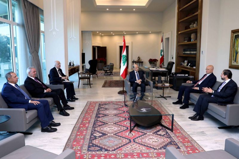 Aoun poursuit ses entretiens avant de décider de la tenue du 