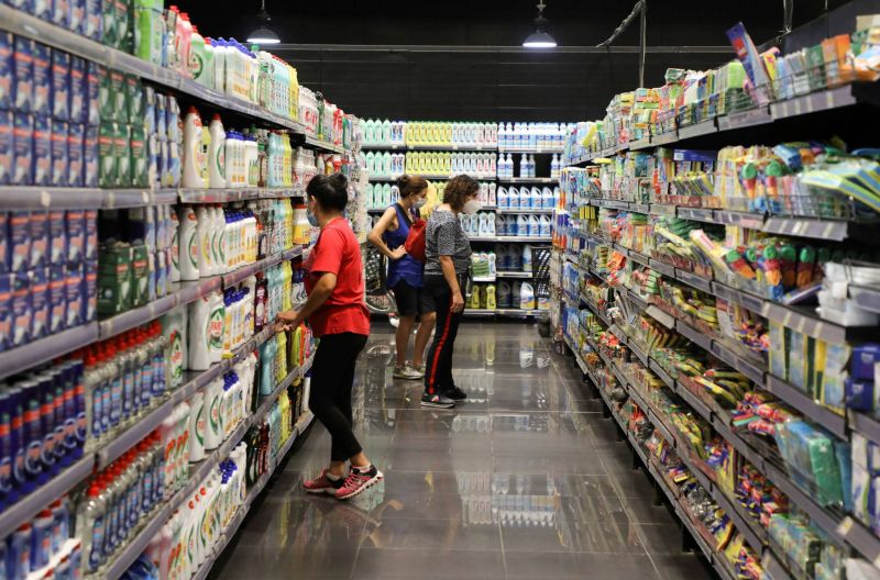 Les prix des denrées alimentaires ont commencé à diminuer parallèlement à la hausse de la livre, selon les importateurs